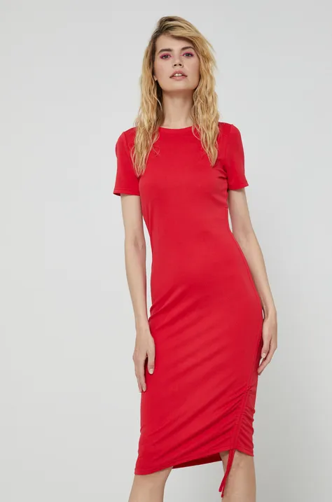 Sukienka dopasowana czerwona