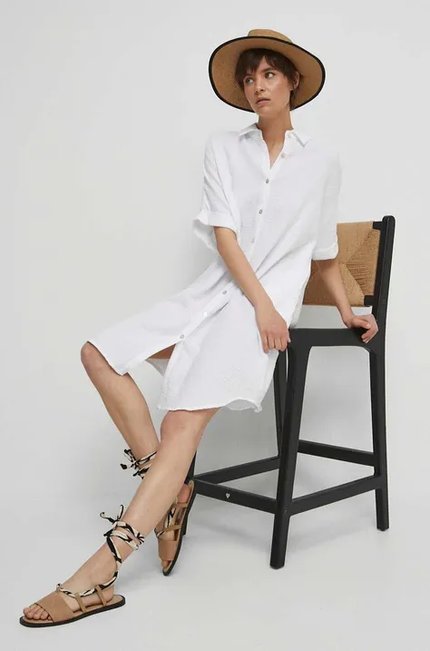 Pamučna haljina Medicine boja: bijela, midi, oversize