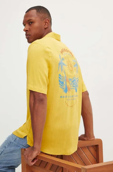 Košulja Medicine za muškarce, boja: žuta, relaxed, s klasičnim ovratnikom