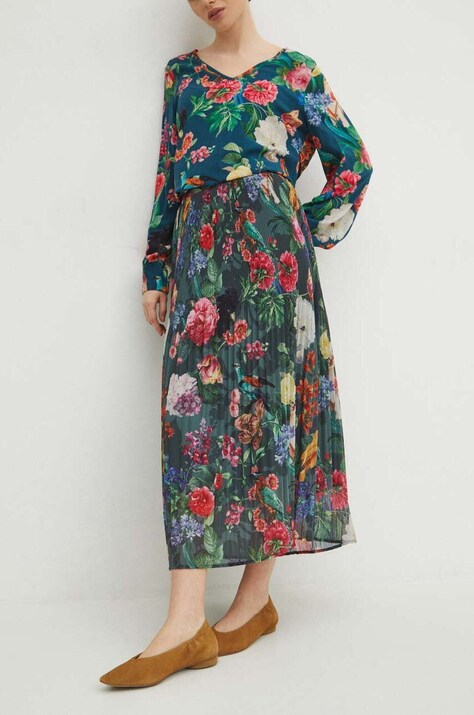 Пола Medicine в зелено среднодълга разкроена