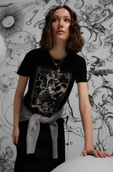 Bavlnené tričko dámske s elastanom z kolekcie Zverokruh - Strelec čierna farba