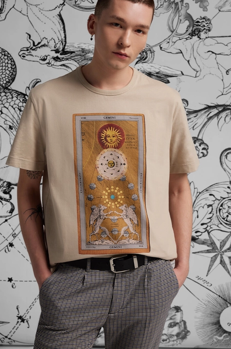 T-shirt bawełniany męski z kolekcji Zodiak - Bliźnięta kolor beżowy