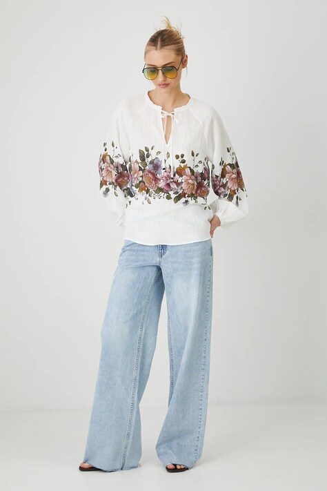 Bluzka damska regular z nadrukiem kolor biały