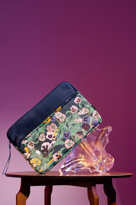 Pokrowiec na laptopa z kolekcji Eviva L'arte kolor multicolor