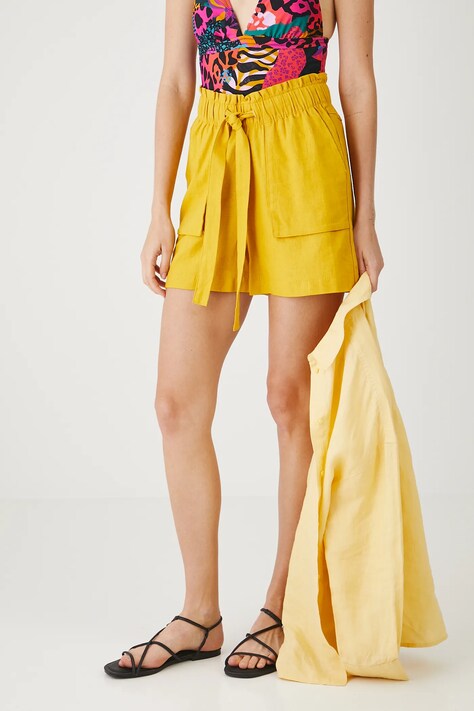 Medicine pantaloni scurti din in culoarea galben, neted, high waist