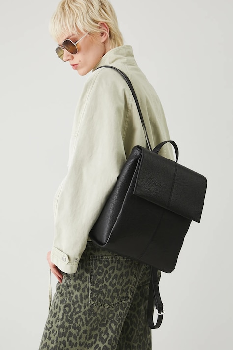 Batoh Medicine dámský, černá barva, velký, hladký