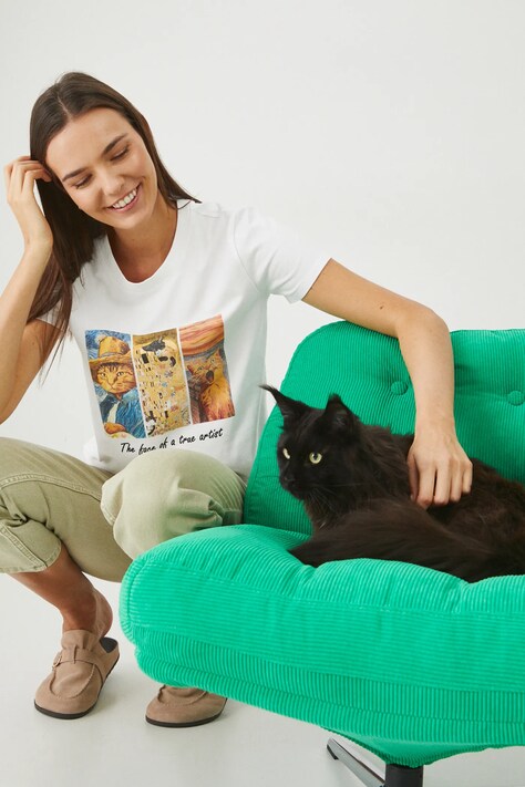 T-shirt bawełniany damski z elastanem z kolekcji Dzień Kota kolor biały