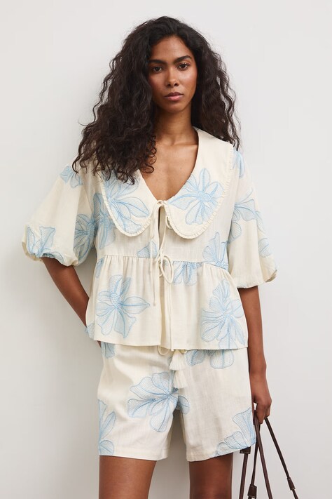 Medicine bluzka damska z lnem beżowa w kwiaty