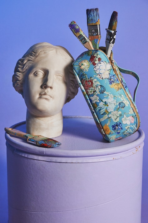 Kosmetická taška ze speciální kolekce Eviva L'arte modrá barva RS26-COU251