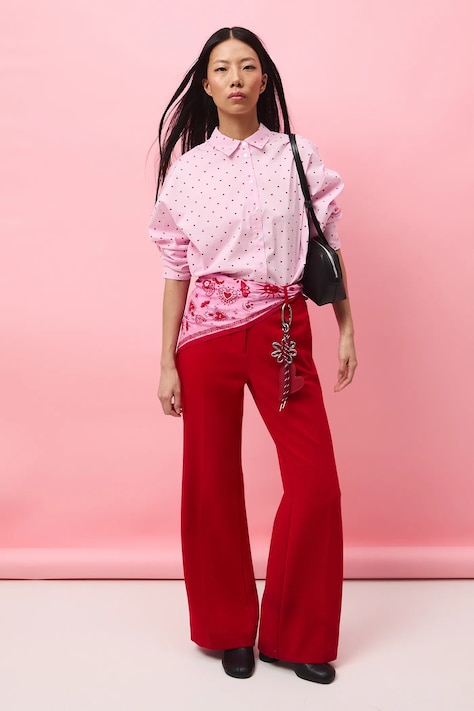 Medicine camasa culoarea roz