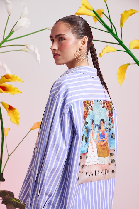 Medicine koszula damska kolor niebieski relaxed z kołnierzykiem klasycznym