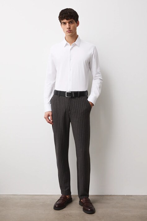 Medicine koszula męska kolor biały slim z kołnierzykiem klasycznym