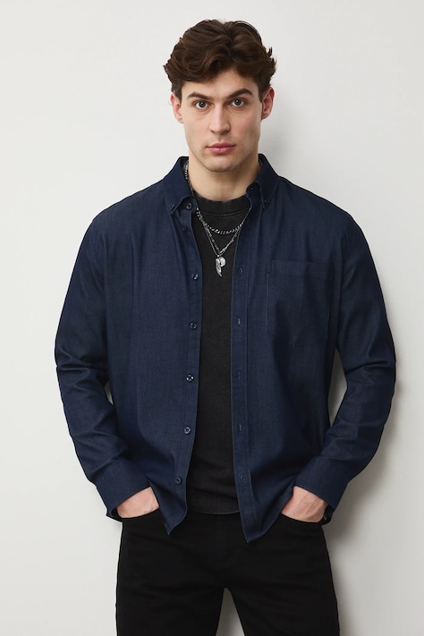 Medicine koszula męska kolor granatowy regular z kołnierzykiem button-down