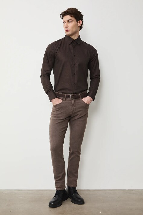 Medicine koszula męska kolor brązowy slim z kołnierzykiem klasycznym