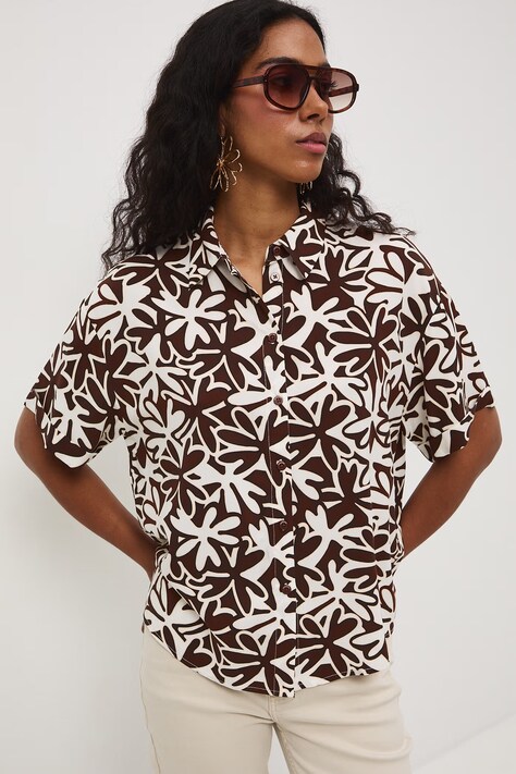 Medicine koszula damska z wiskozy beżowa w kwiaty