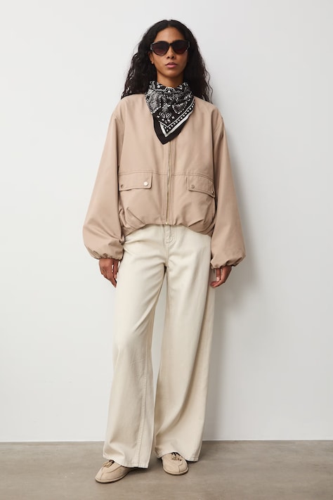 Bomberka damska beżowa RS26-KUD509