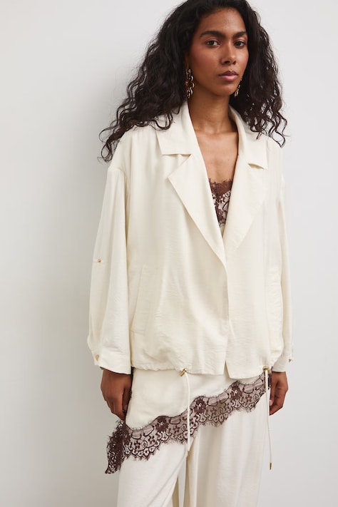 Kurtka damska z wiskozą beżowa RS26-KUD903