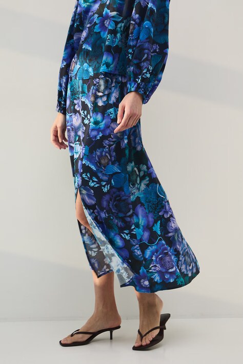 Medicine spódnica z rozcięciem z wiskozy czarna w kwiaty