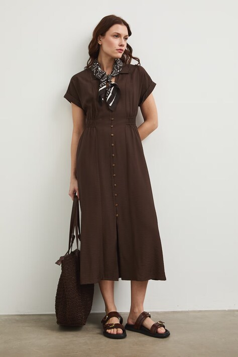 Medicine sukienka rozkloszowana z wiskozą brązowa gładka