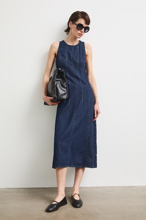 Sukienka rozkloszowana jeansowa granatowa RS26-SUD806