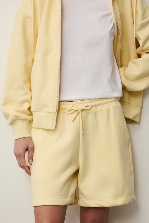 Medicine szorty dresowe damskie żółte regular waist