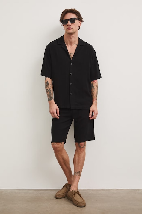 Medicine szorty chino męskie z lnem czarne regular waist