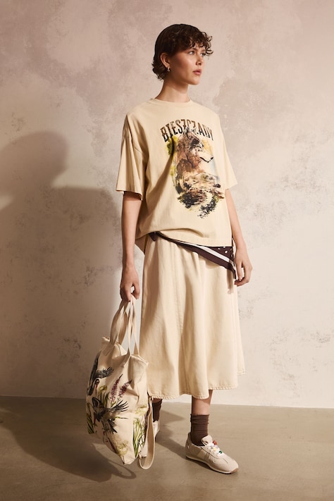 T-shirt oversize damski bawełniany z kolekcji Bieszczadzki Park Narodowy x Medicine beżowy RS26-TSD858