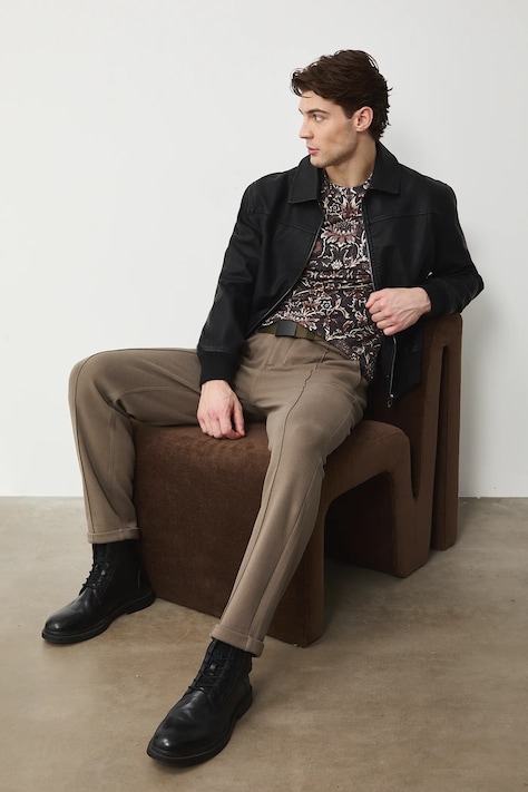 T-shirt bawełniany męski z elastanem wzorzysty kolor brązowy RS26-TSM304