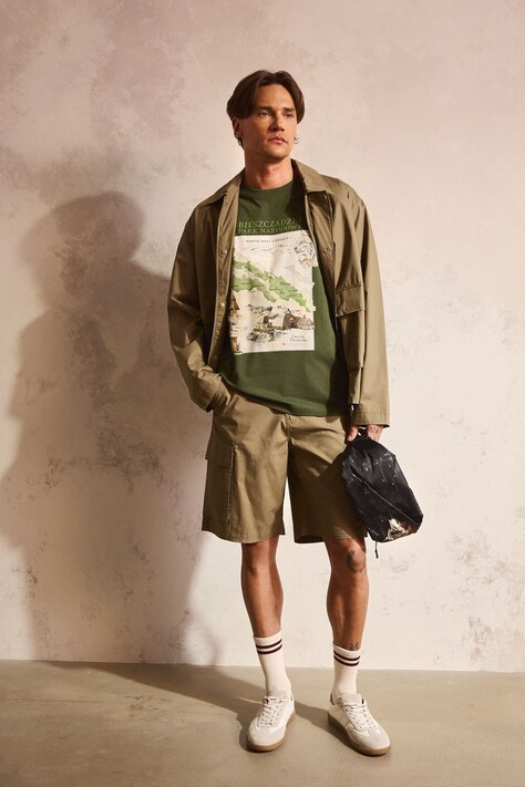 T-shirt męski bawełniany z kolekcji Bieszczadzki Park Narodowy x Medicine zielony RS26-TSM856