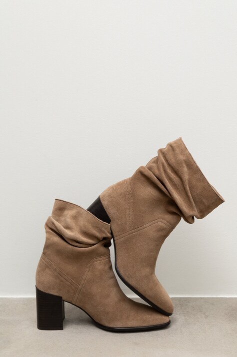 Medicine cizme din piele intoarsa culoarea maro, cu toc drept