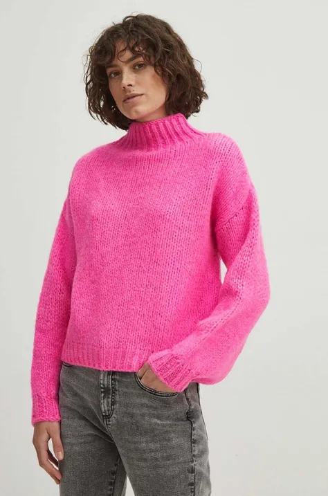 Sweter damski z półgolfem kolor różowy