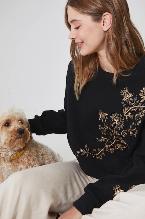 Bluza damska z ozdobnym haftem w kwiaty  kolor czarny