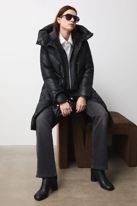 Kaput s paperjem Medicine za žene, boja: crna, za zimu