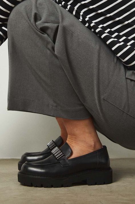 Medicine bőr mokaszin fekete, női, platformos