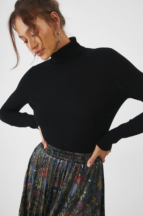 Medicine pulover din lână merino culoarea negru, light, cu guler