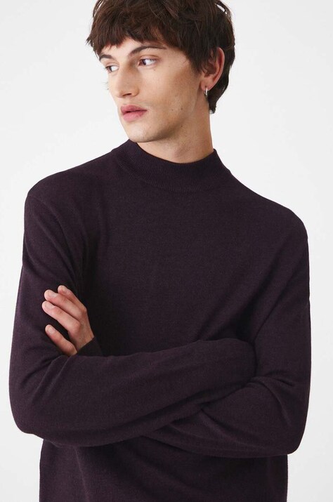 Пуловер Medicine мъжки в лилаво от лека материя с ниско поло