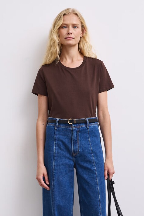 Medicine tricou culoarea maro