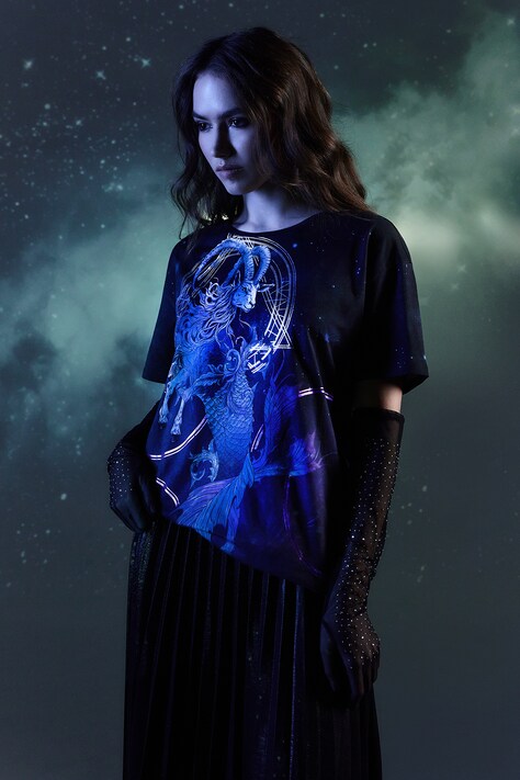 T-shirt bawełniany damski z kolekcji Zodiak - Koziorożec kolor granatowy