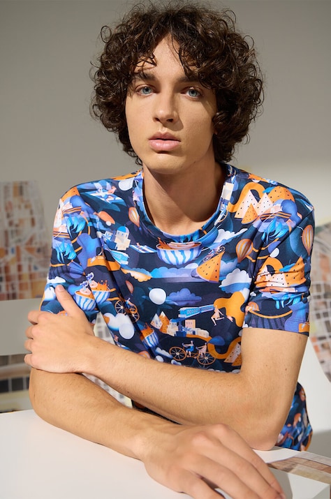 T-shirt bawełniany męski z domieszką elastanu z kolekcji Magia Miejsc kolor multicolor