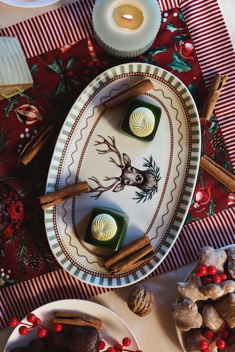 Talerz porcelanowy z ozdobnym wzorem kolor biały RW25-KBU812