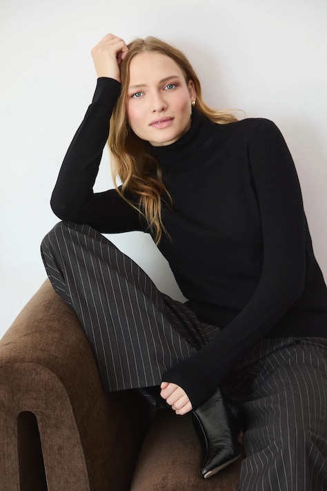 Sweter damski gładki z wiskozą kolor czarny RW25-SWD071