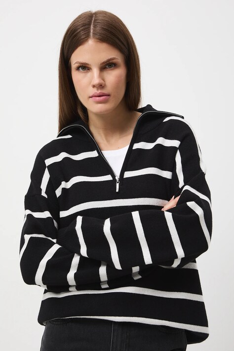 Sweter damski w pasy z wiskozą kolor czarny RW25-SWD613