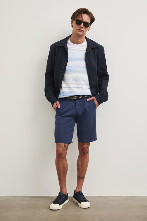 Šortky s prímesou ľanu s opaskom tmavomodrá farba RW25.SZM101