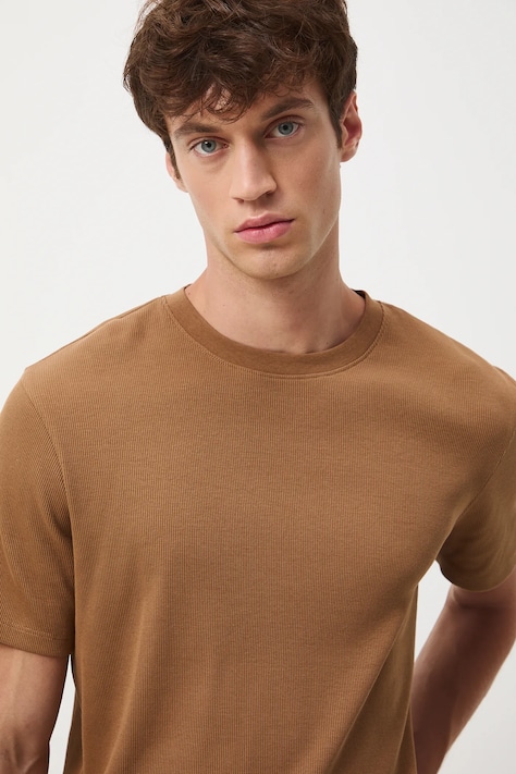 Medicine tricou din bumbac culoarea maro, neted