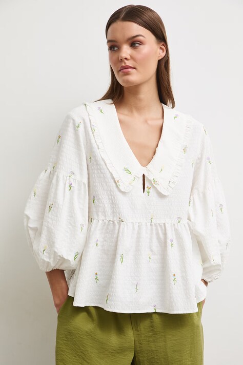 Bluzka damska z haftami beżowa RW26-BDD201