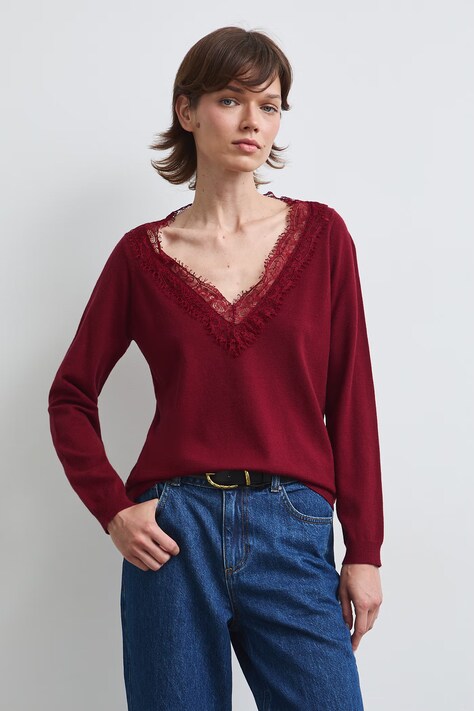 Sweter damski z wiskozą z koronką bordowy RW26-SWD309