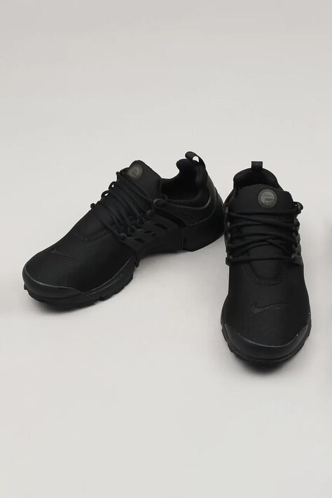 Маратонки Nike Sportswear в черно