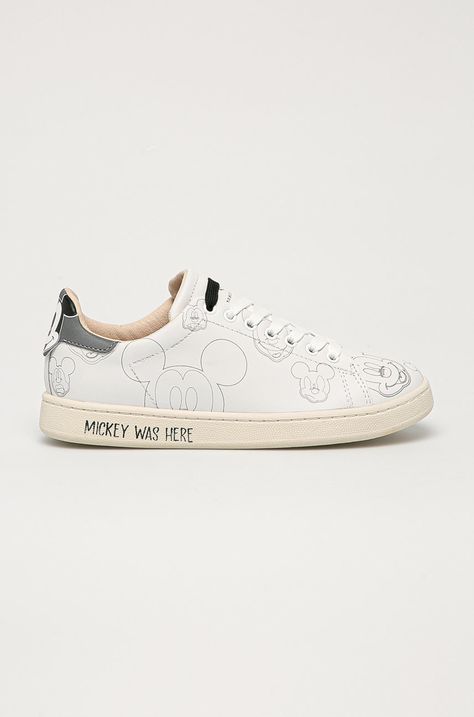MOA Concept cipő