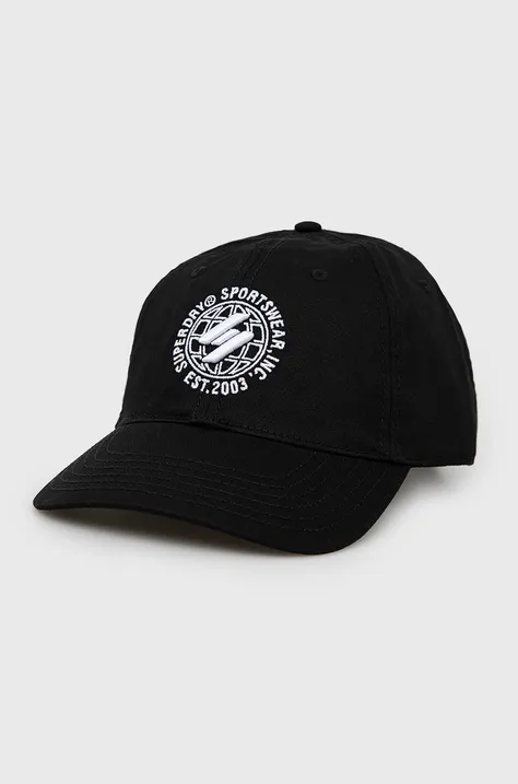 Памучна шапка Superdry в черно с апликация
