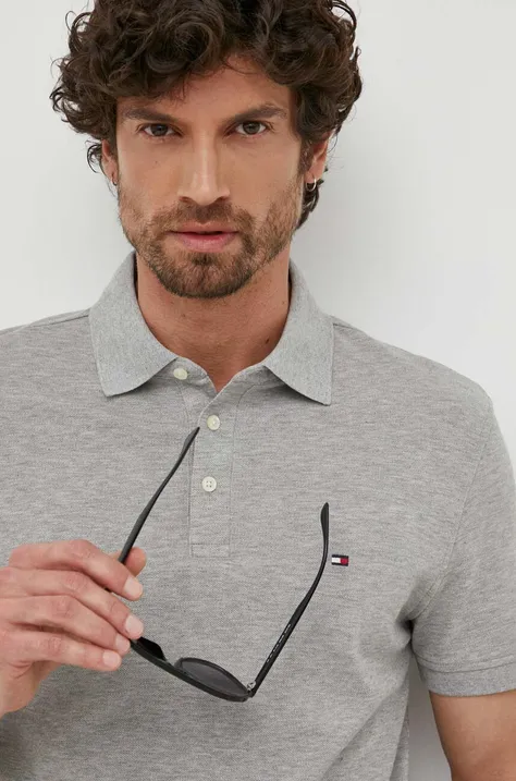Polo majica Tommy Hilfiger za muškarce, boja: siva, glatki model, MW0MW17771